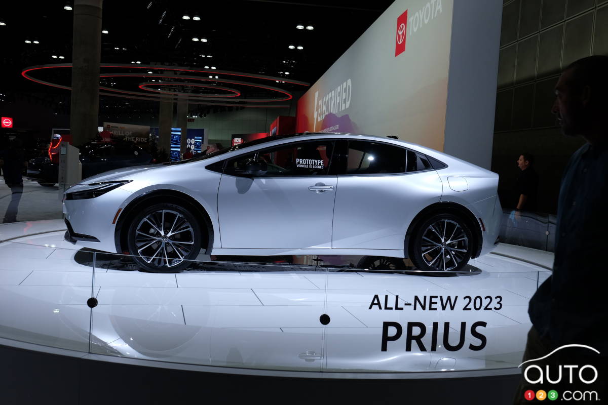 Toyota Prius 2023, profil
